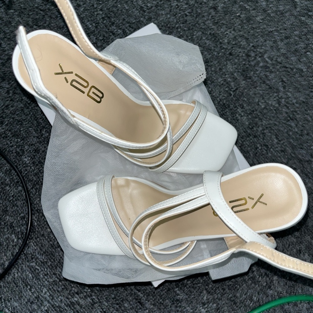 White square toe strappy heels #glamour #partyshoes
